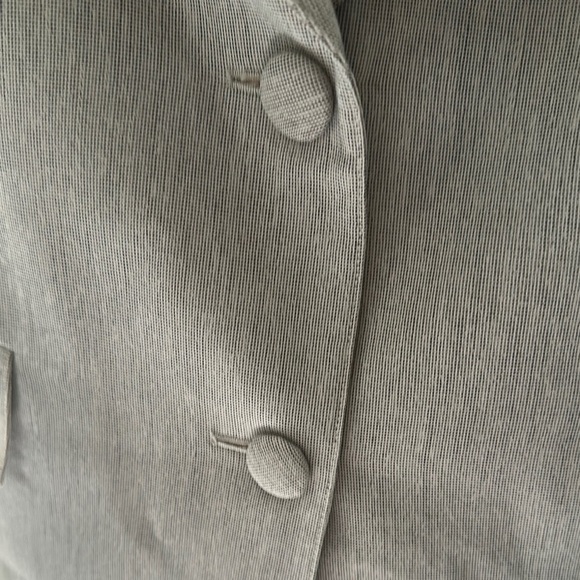 Emily Light Grey/Tan Skirt Suit size 16 - Picture 10 of 16
